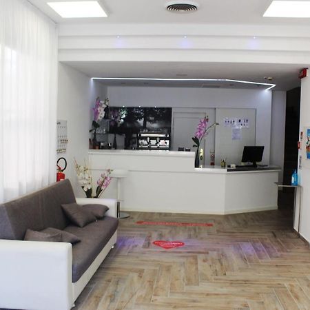 Hotel Luna Rimini Exterior foto