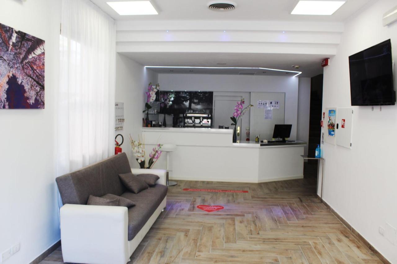 Hotel Luna Rimini Exterior foto